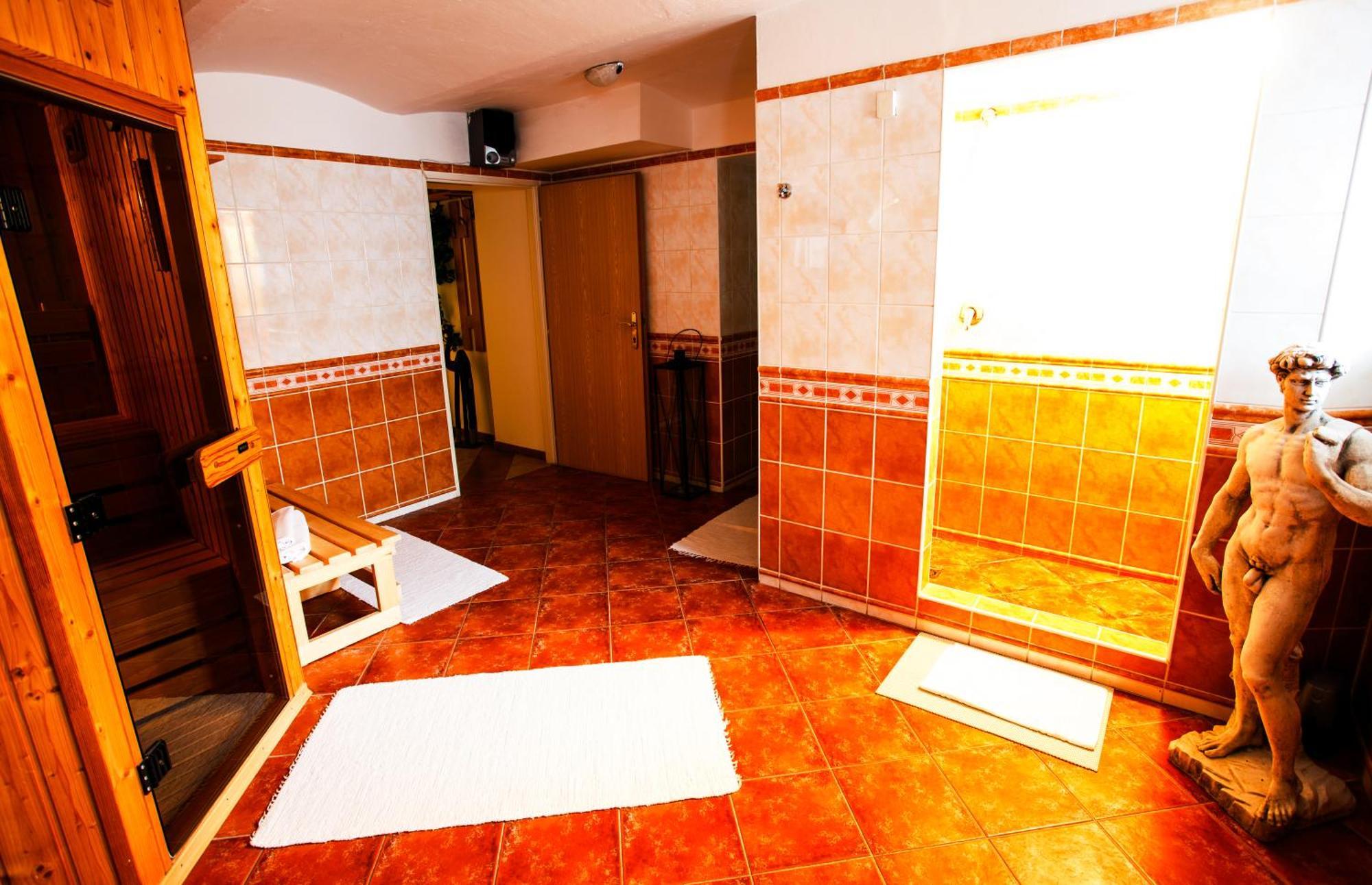 Hotel Margit 特伦钦温泉区 外观 照片