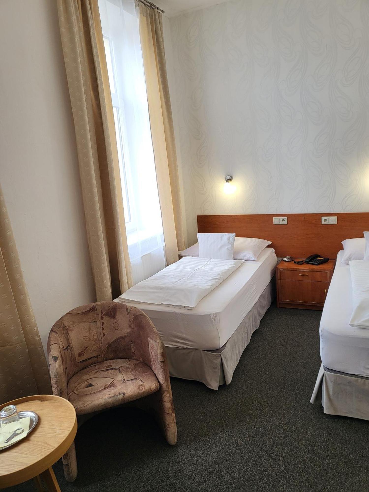 Hotel Margit 特伦钦温泉区 外观 照片
