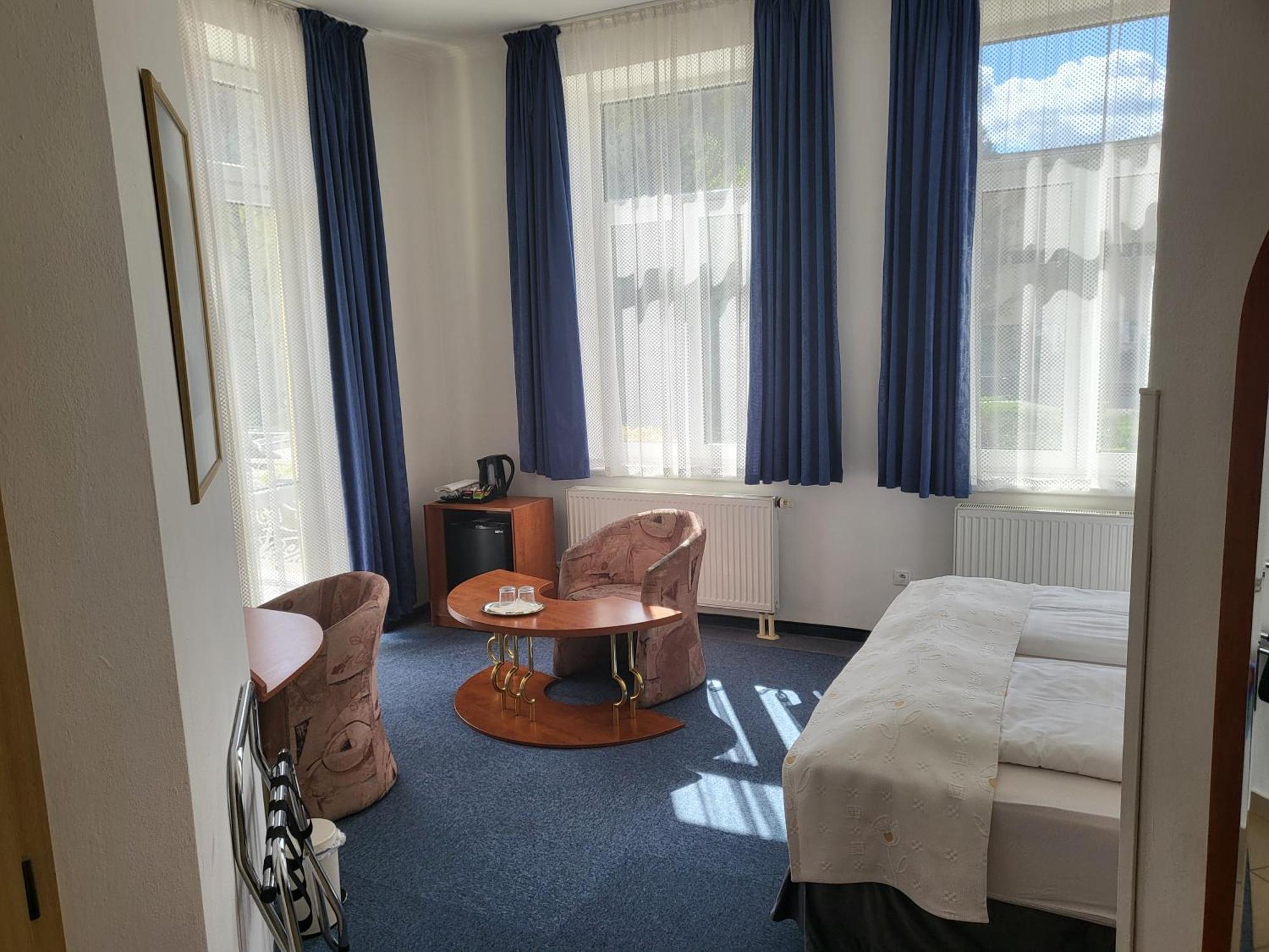 Hotel Margit 特伦钦温泉区 外观 照片