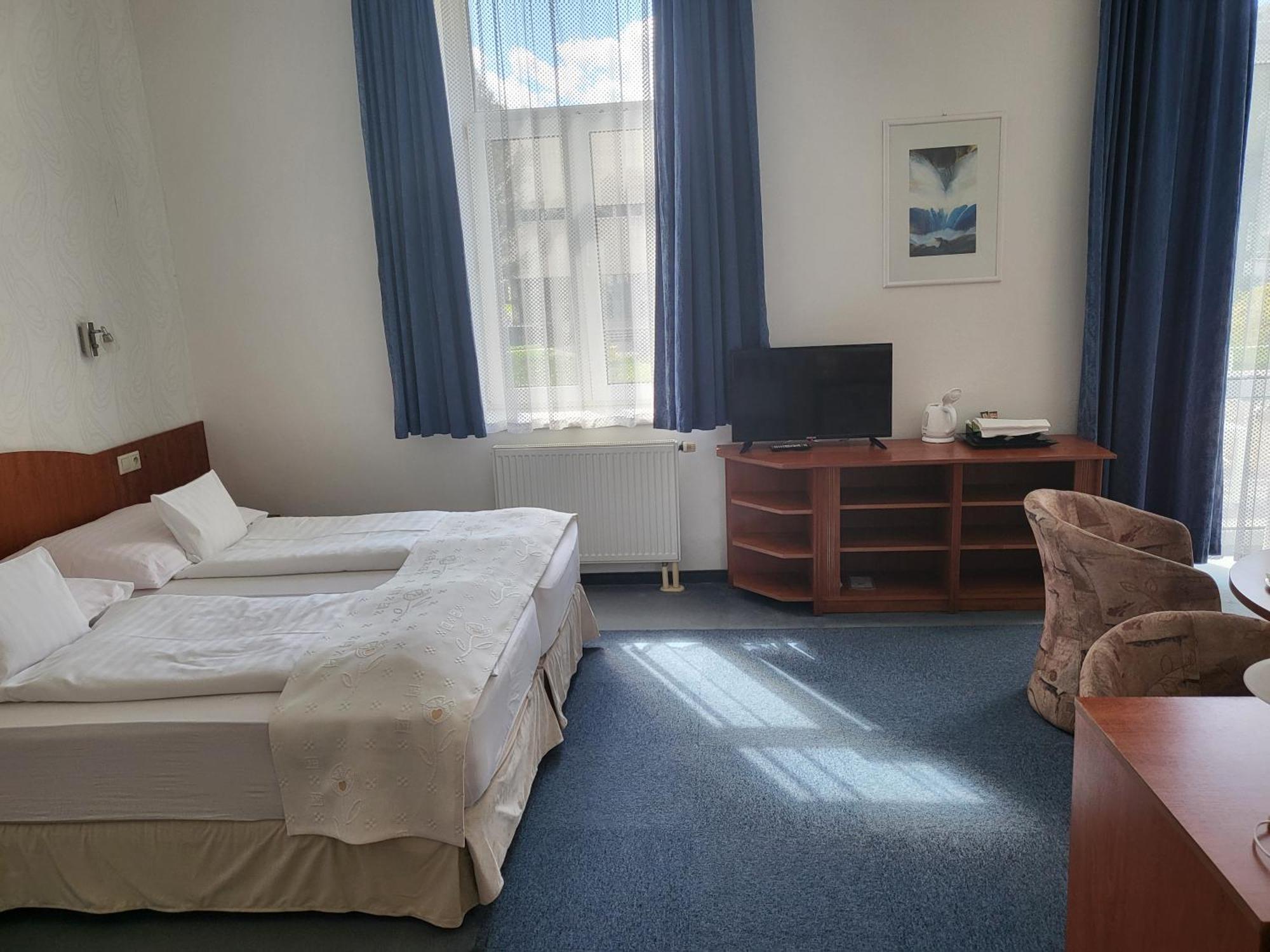 Hotel Margit 特伦钦温泉区 外观 照片