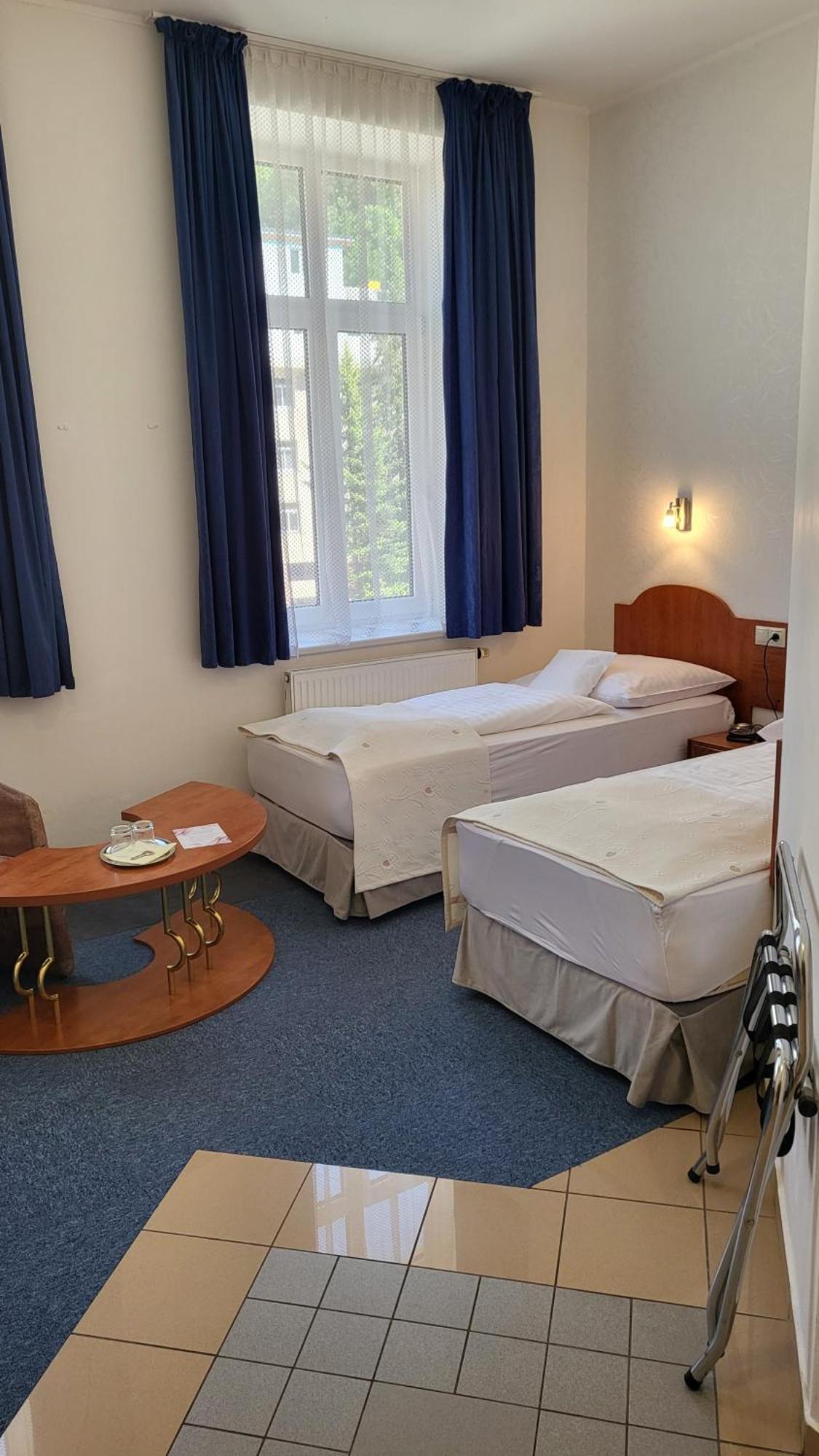 Hotel Margit 特伦钦温泉区 外观 照片