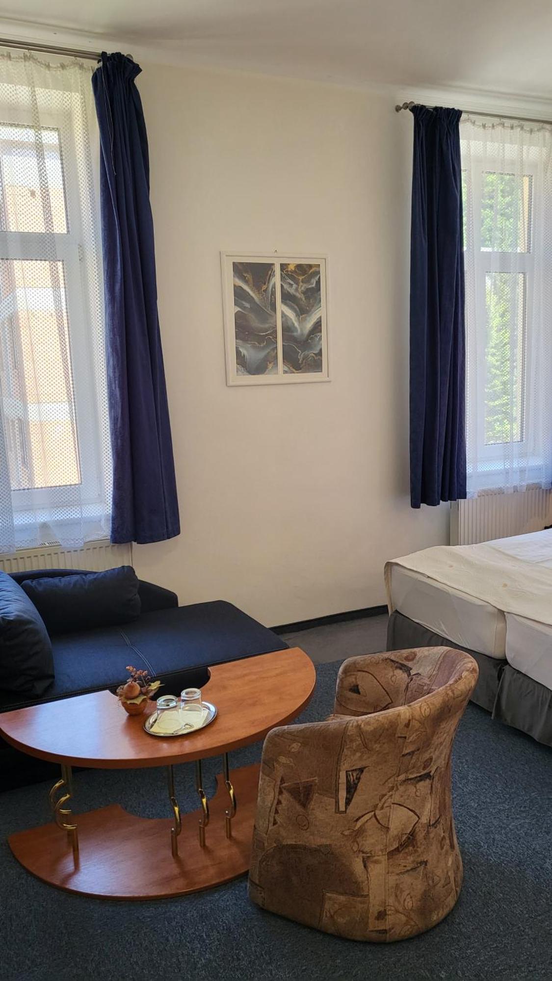 Hotel Margit 特伦钦温泉区 外观 照片