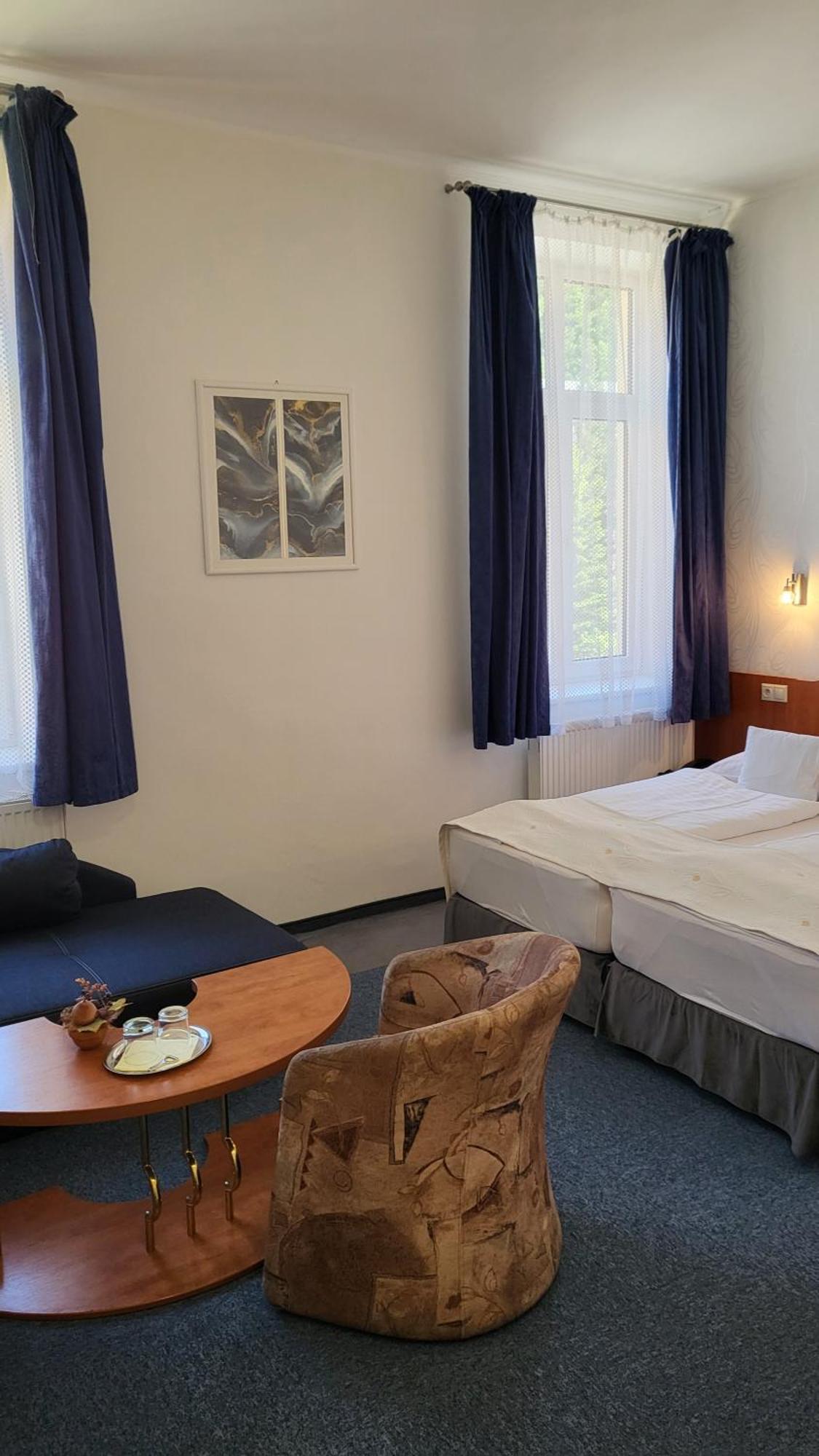 Hotel Margit 特伦钦温泉区 外观 照片