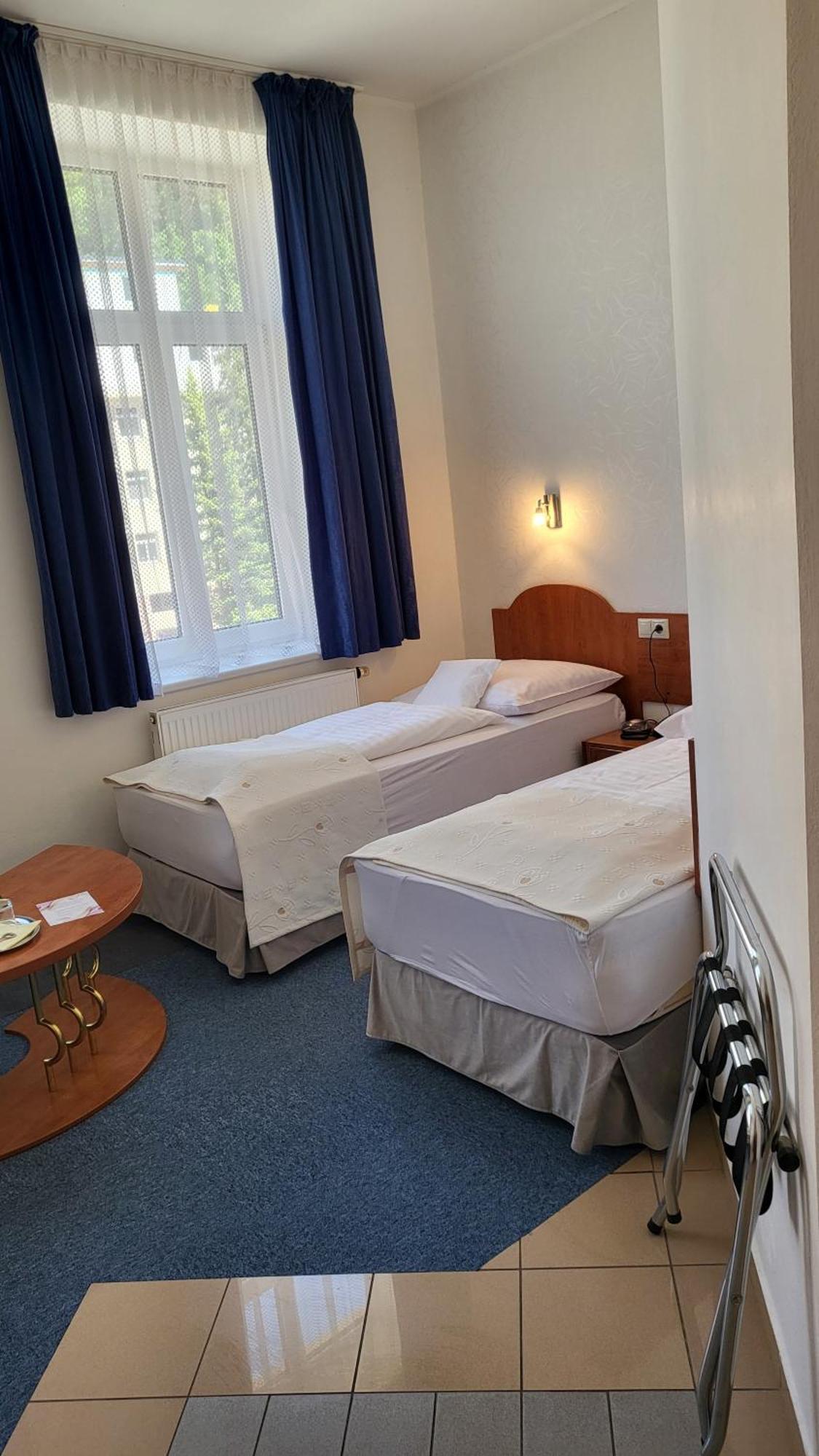Hotel Margit 特伦钦温泉区 外观 照片